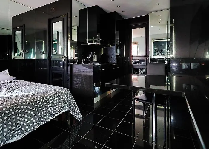 Studio De Luxe
